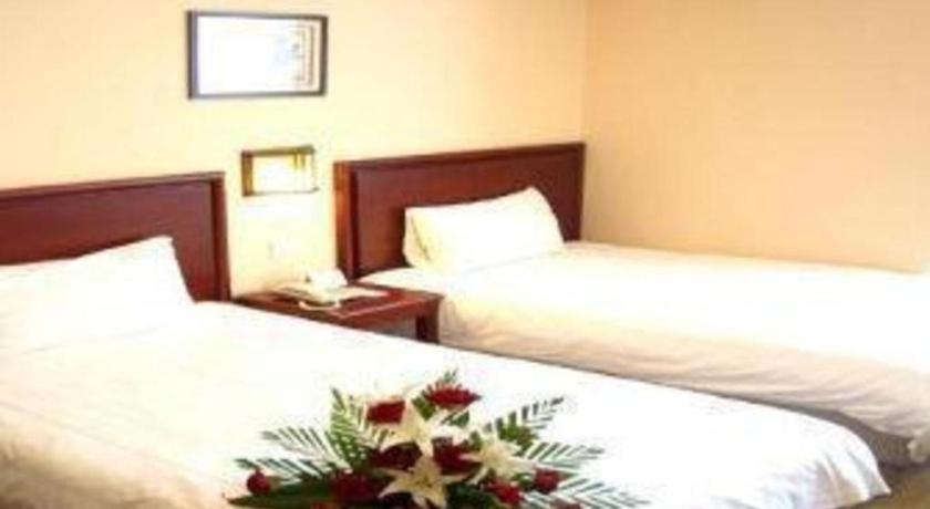 Super 8 Feng Ye Hong Qiao Hotel 2*